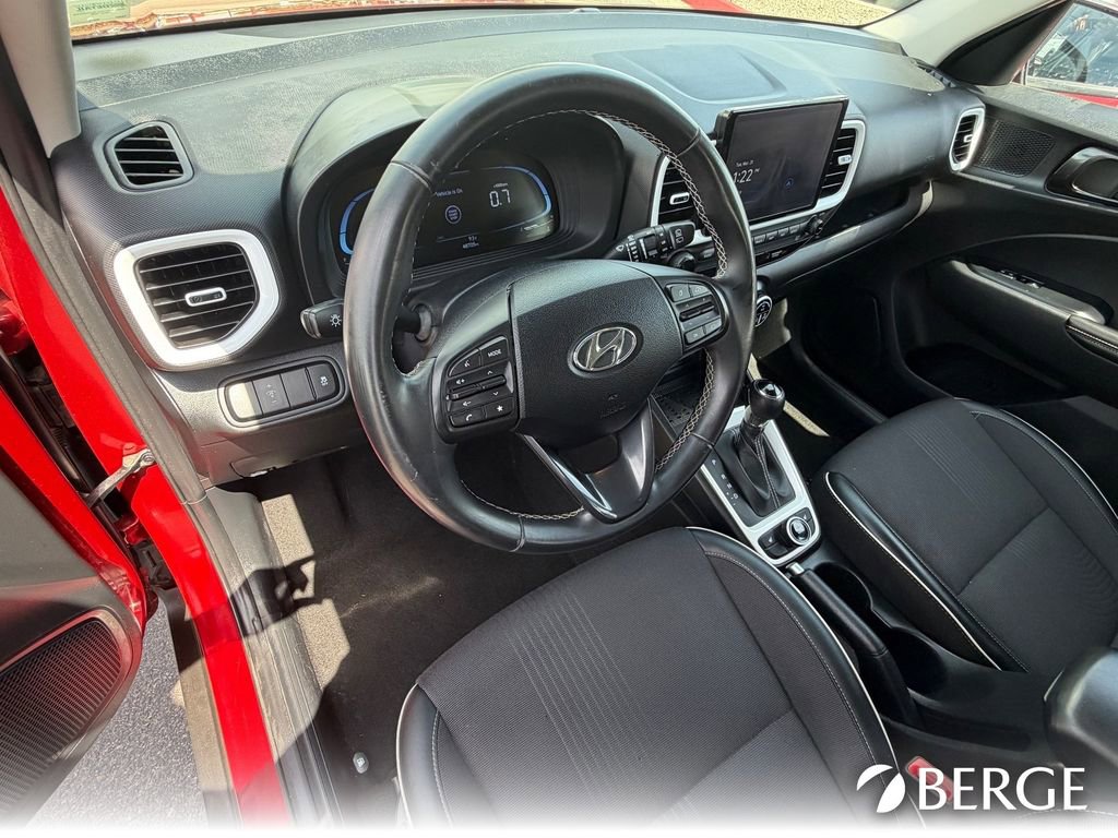 Used 2024 Hyundai Venue Limited image 16