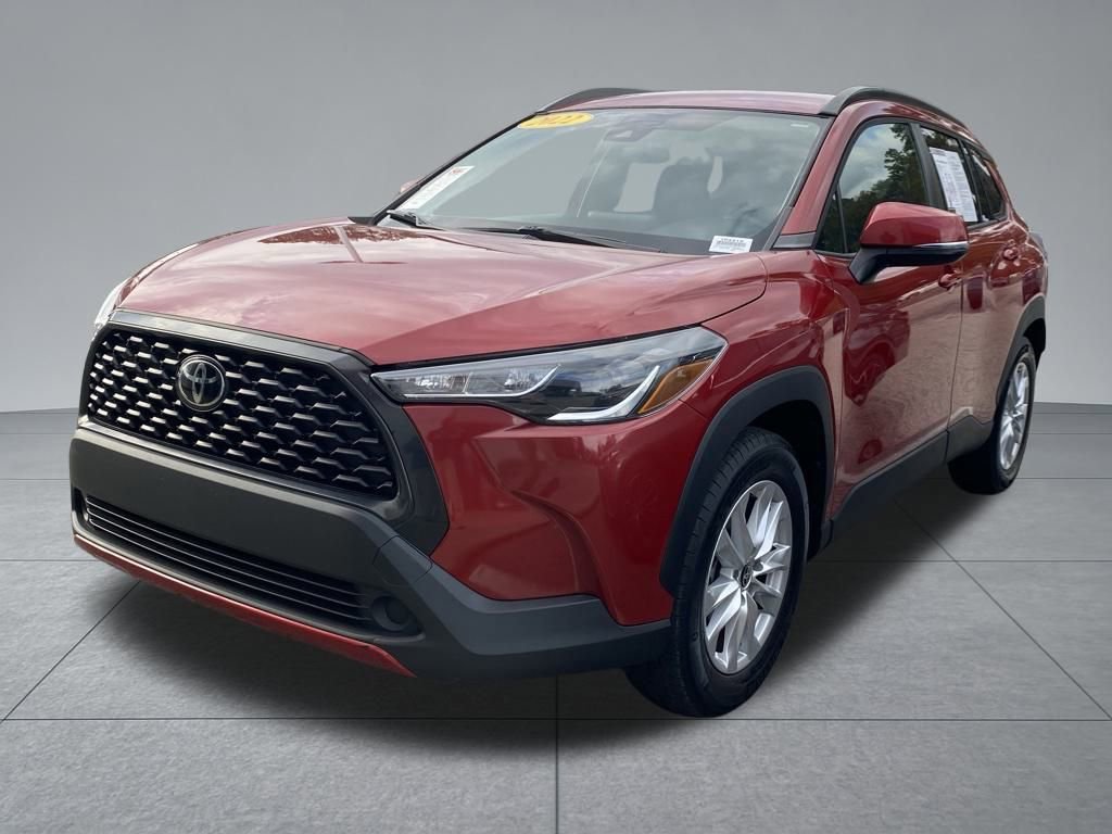 Used 2022 Toyota Corolla Cross LE image 2