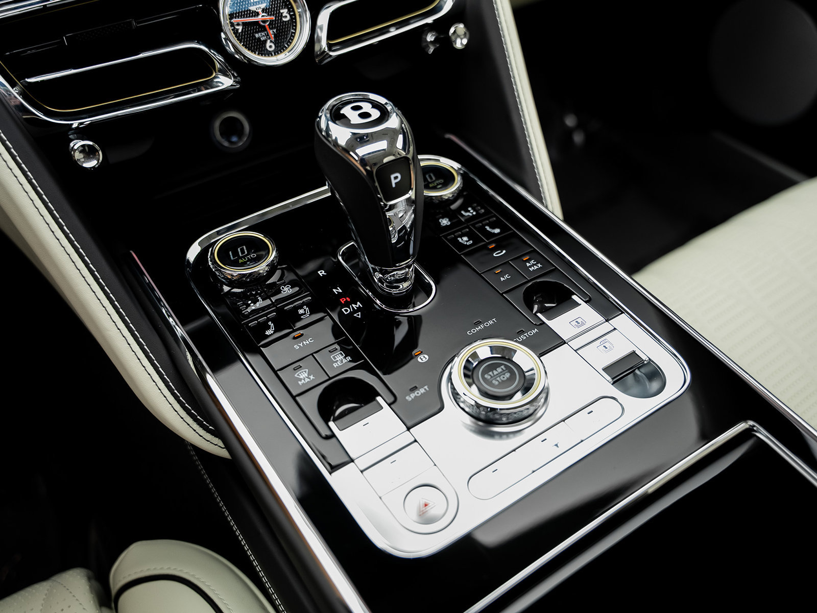 Used 2022 Bentley Flying Spur Plug-In Hybrid AWD/4WD image 49