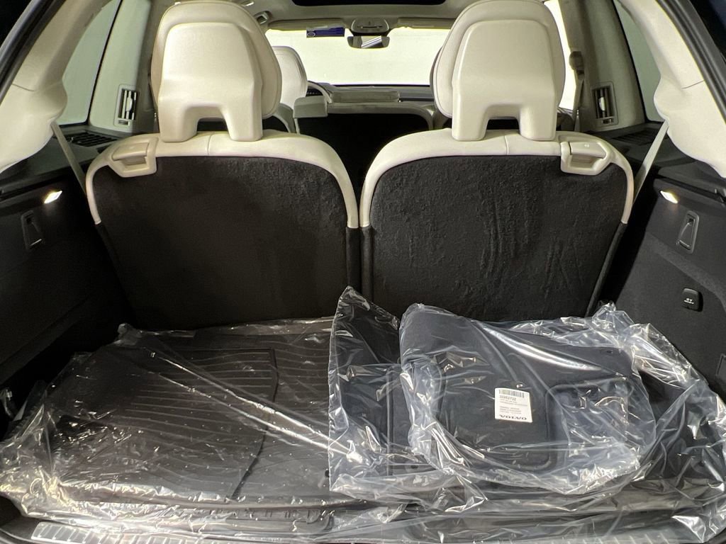 New 2026 Volvo XC90 B6 Ultra w/ Protection Package image 19
