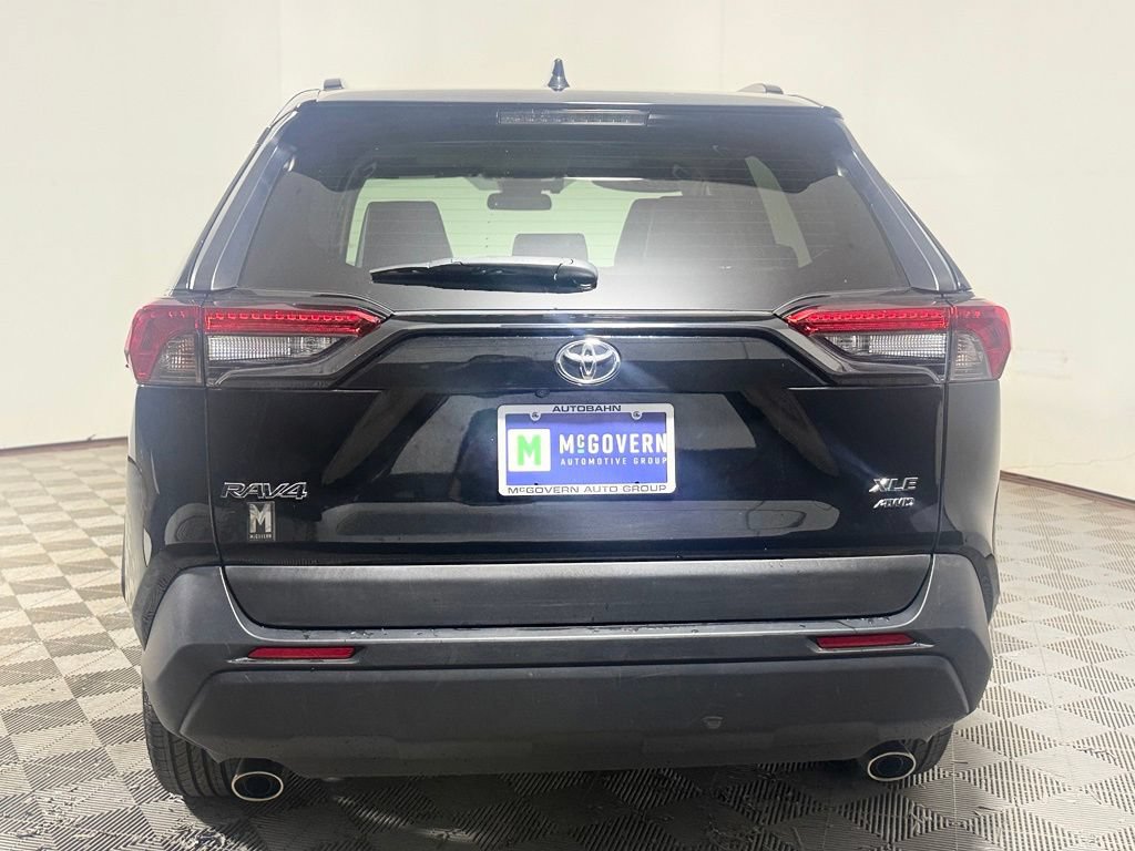 Used 2023 Toyota RAV4 XLE Premium AWD/4WD image 5