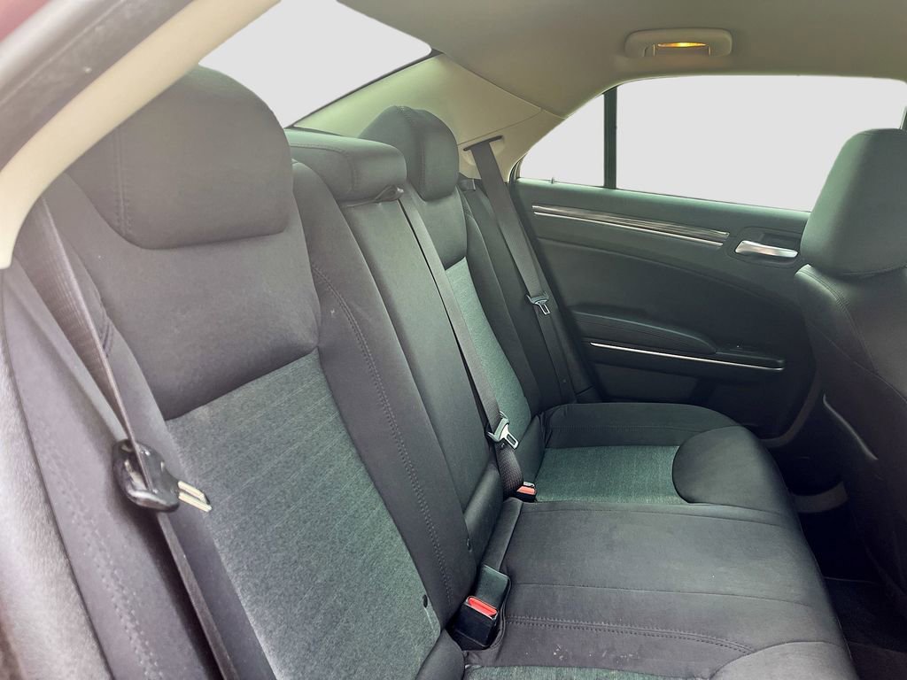 Used 2022 Chrysler 300 Touring w/ Sport Appearance Package image 24