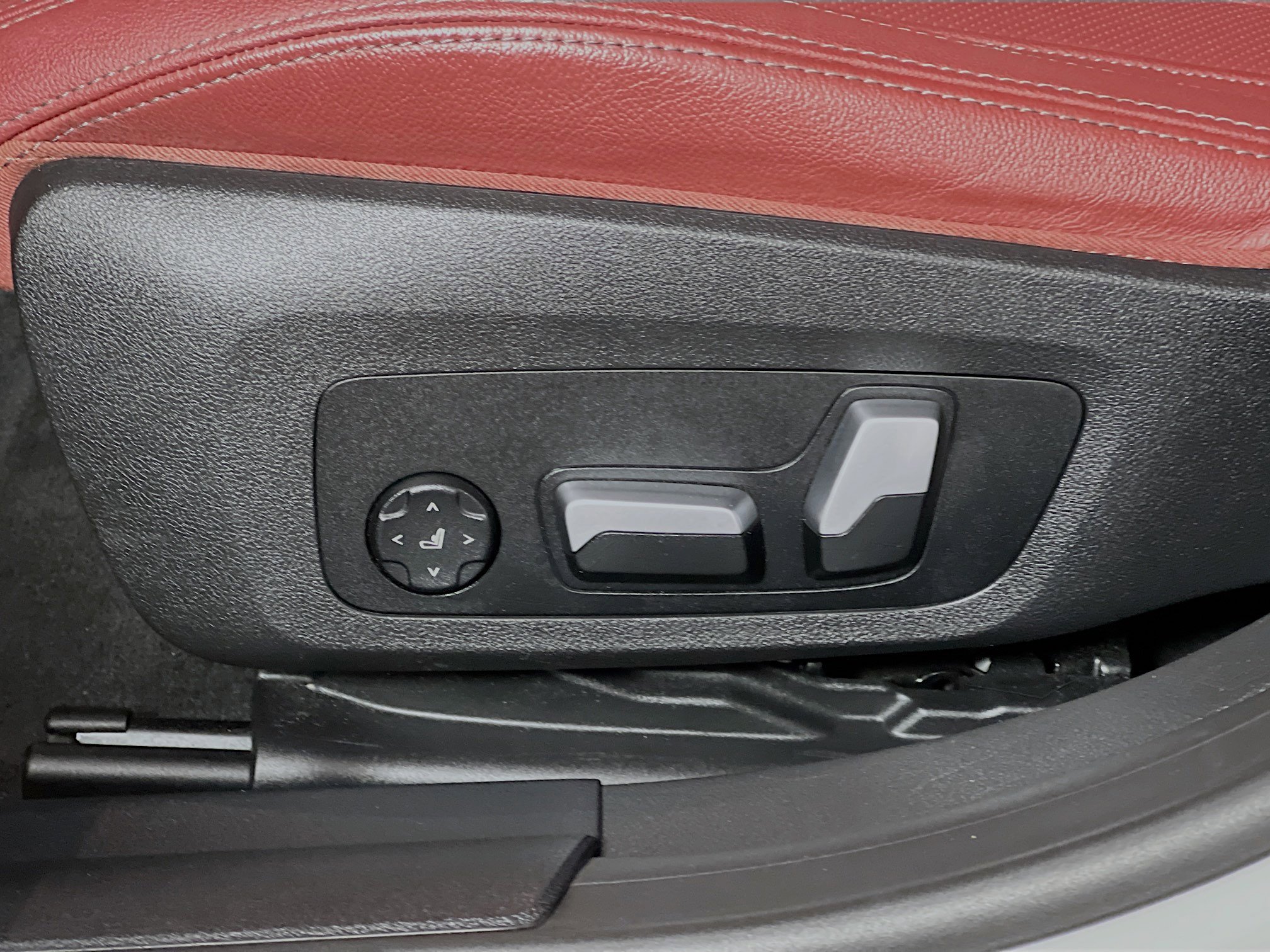 Used 2024 BMW i4 eDrive40 image 16