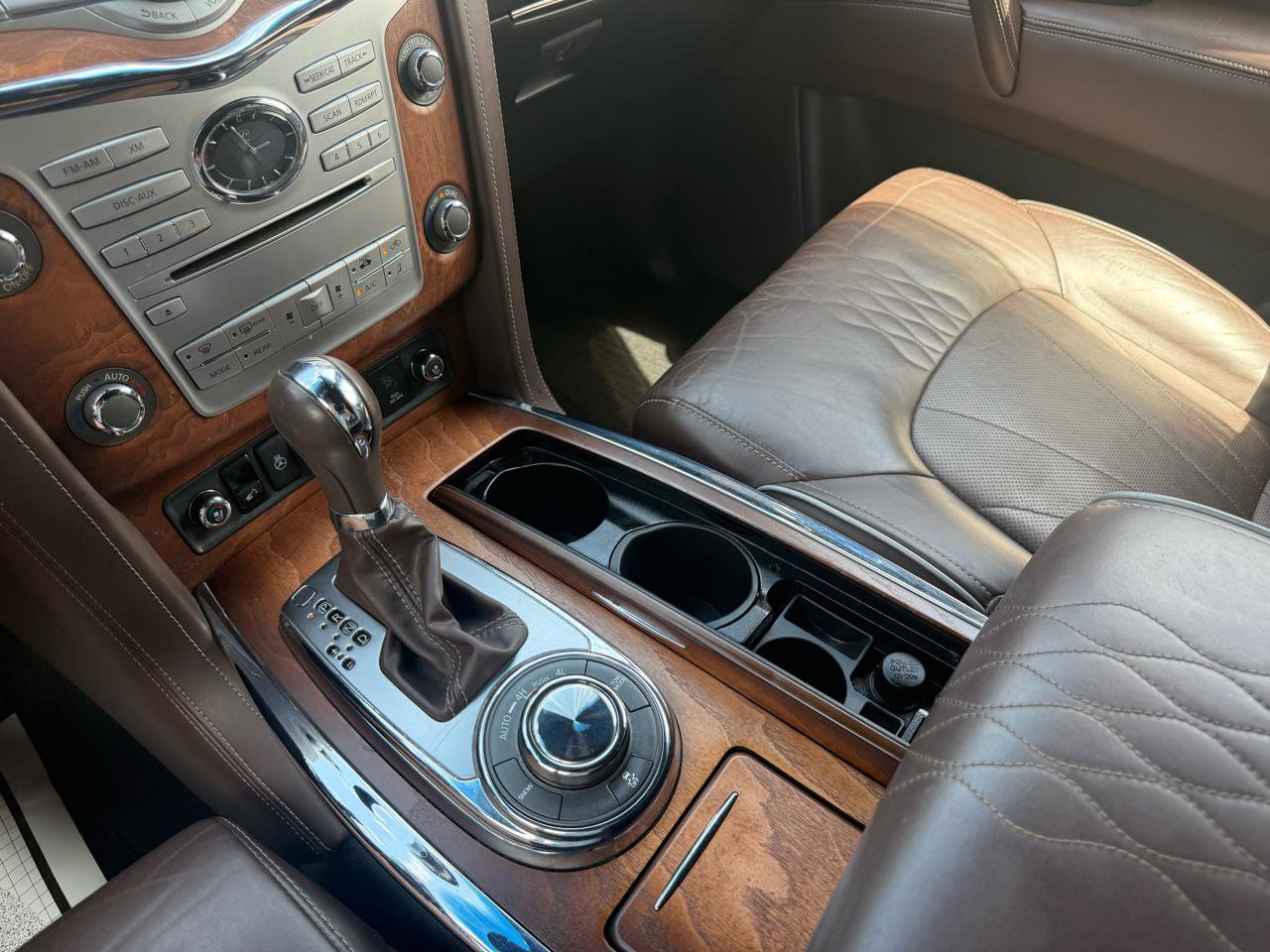 Used 2017 INFINITI QX80 Limited AWD/4WD image 15