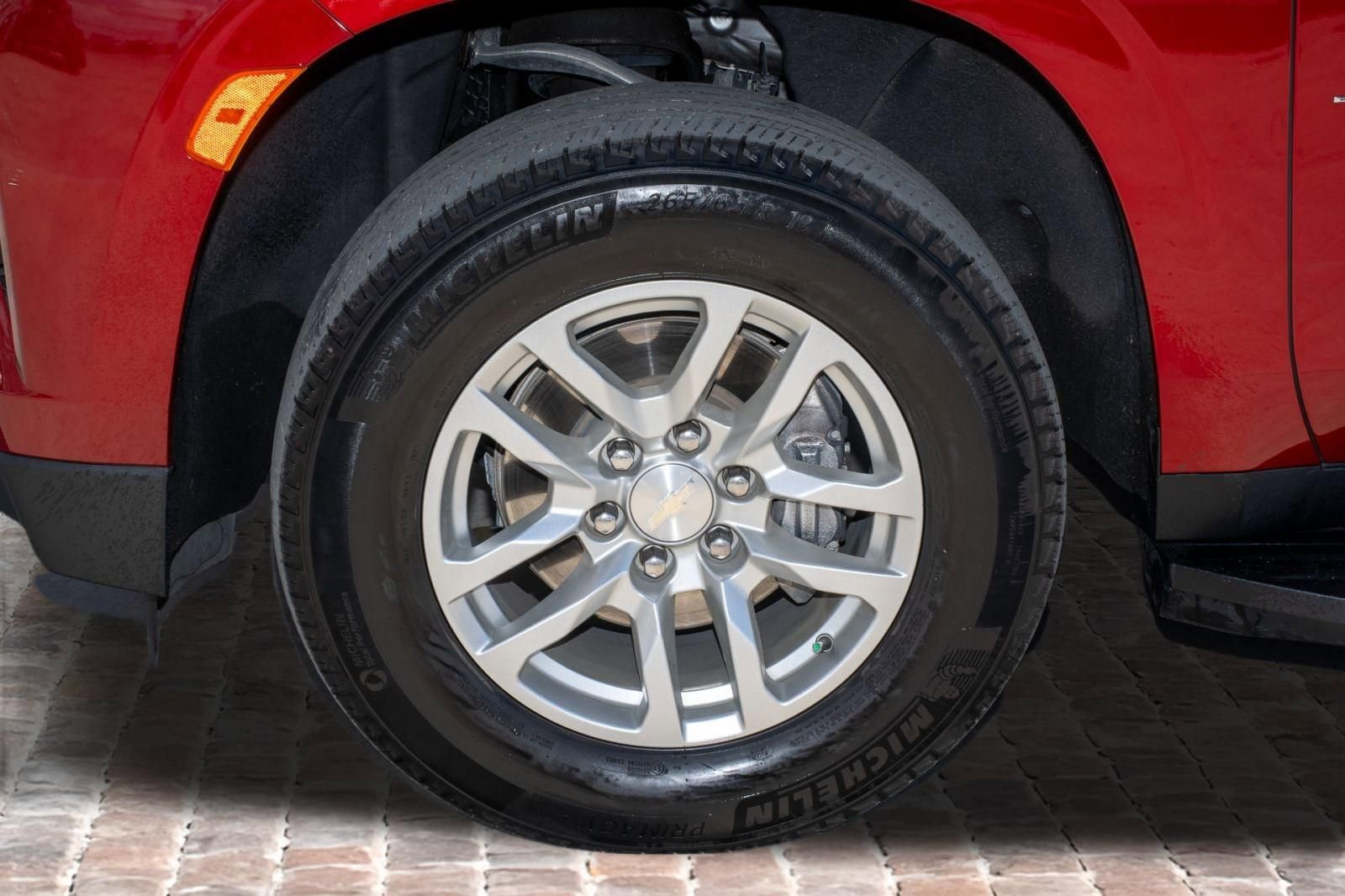 Used 2023 Chevrolet Tahoe LT w/ Luxury Package image 40