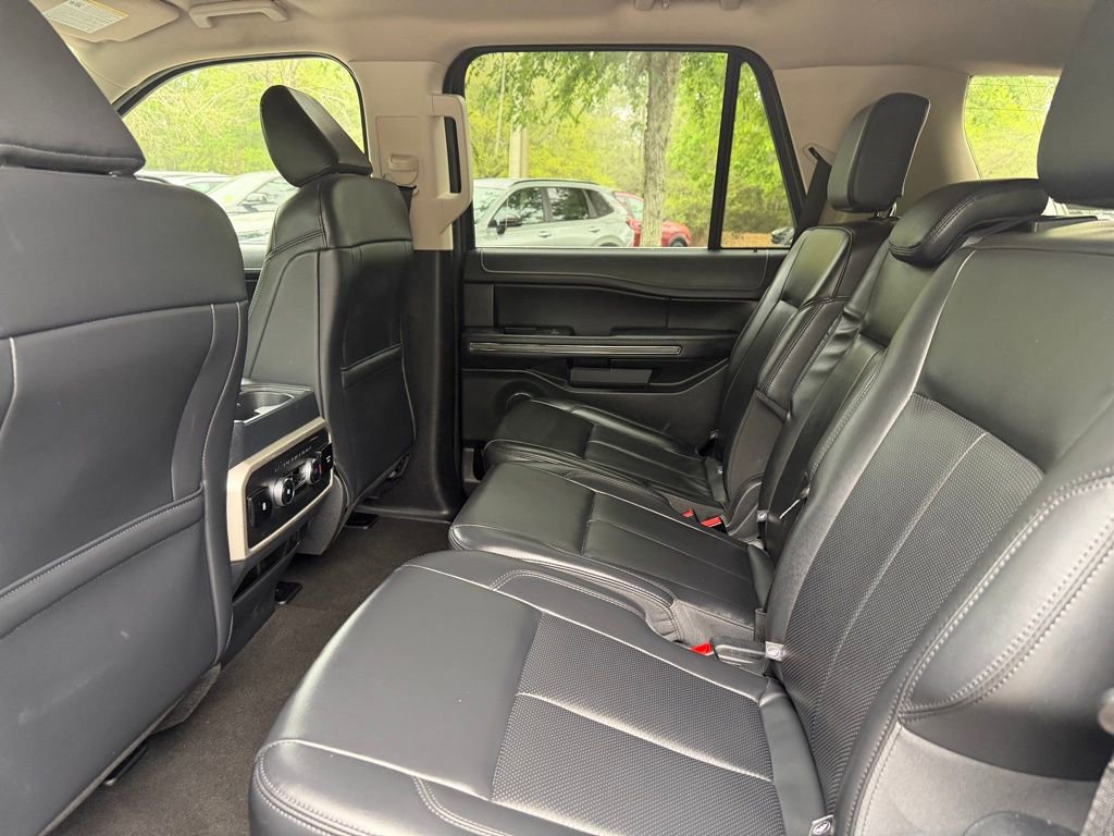 Used 2024 Ford Expedition XLT image 13