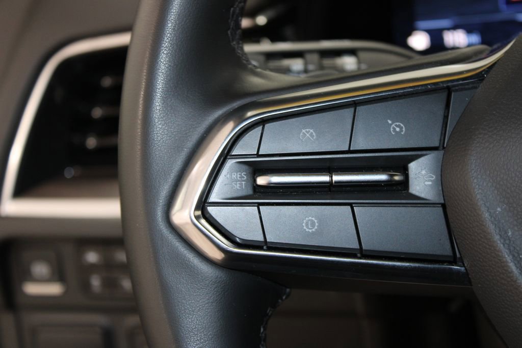 Used 2025 Chevrolet Suburban LT image 35