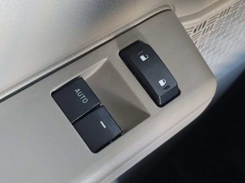 Used 2014 Ford E-450 and Econoline 450 Super Duty w/ Motorhome Prep Package image 8