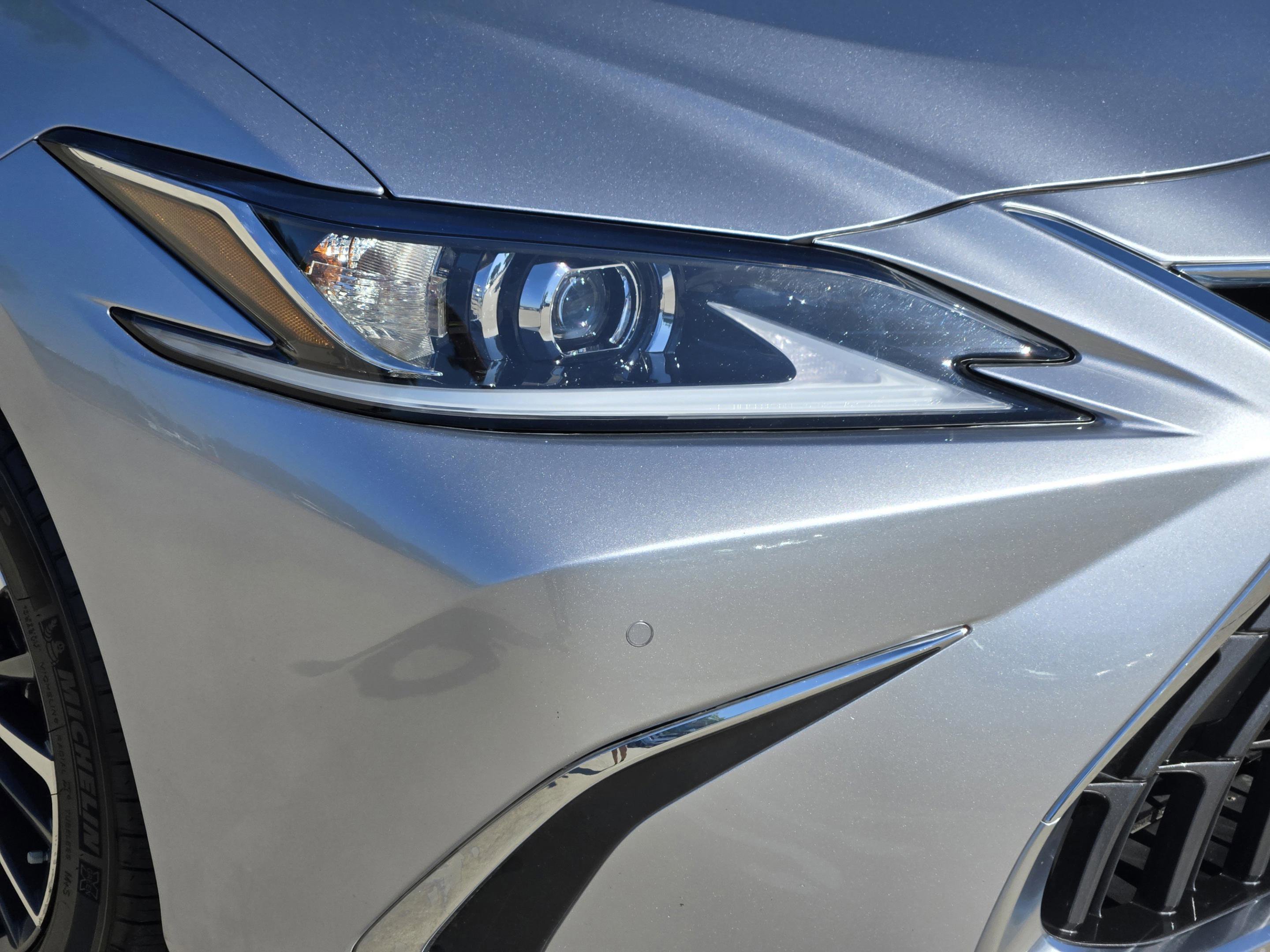 Used 2025 Lexus ES 300h w/ Premium Package FWD image 37