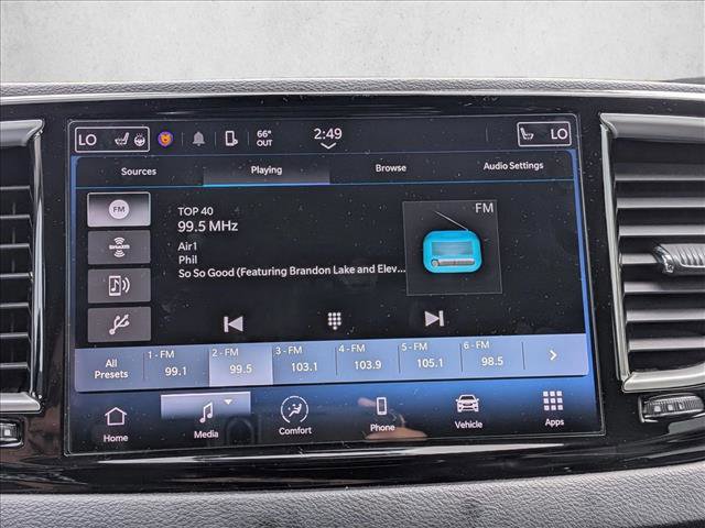 Used 2022 Chrysler Pacifica Touring-L image 13