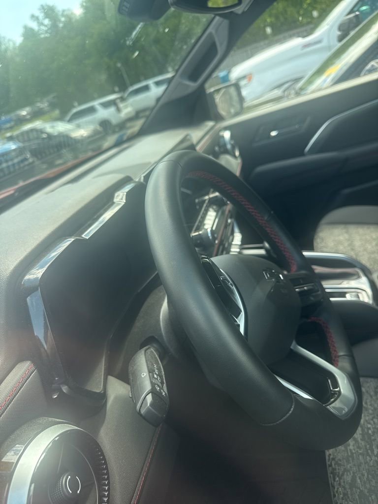 Used 2024 Chevrolet Colorado Z71 w/ Z71 Convenience Package 2 AWD/4WD image 12