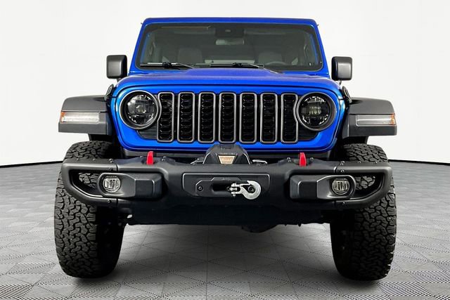 Used 2024 Jeep Wrangler Unlimited Rubicon w/ Capability Package image 2