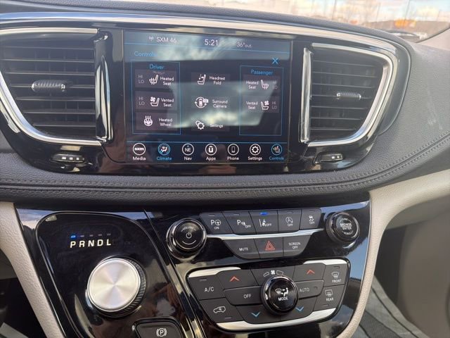 Used 2020 Chrysler Pacifica Limited w/ Tire & Wheel Group image 12