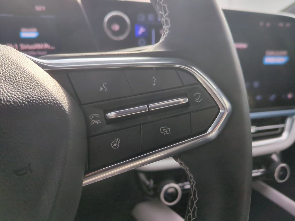 Used 2025 Chevrolet Equinox EV LT image 15