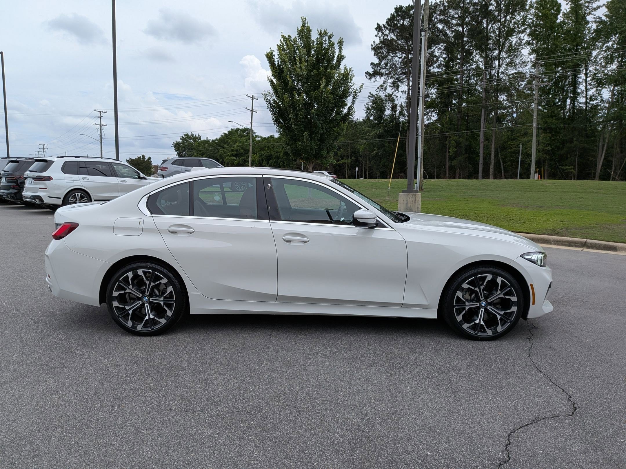 Used 2025 BMW 330i xDrive Sedan w/ Convenience Package AWD/4WD image 2