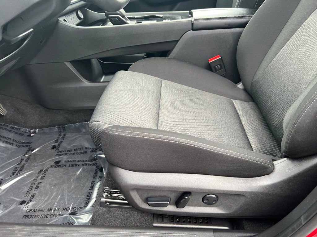 Used 2024 Nissan Rogue SV image 15