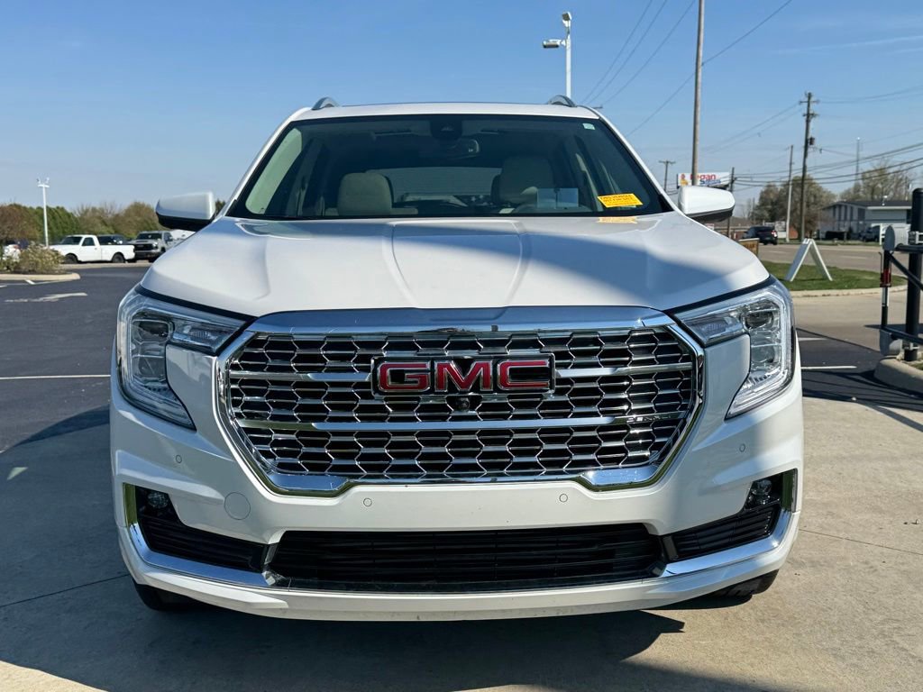 Used 2023 GMC Terrain Denali w/ Denali Premium Package image 2