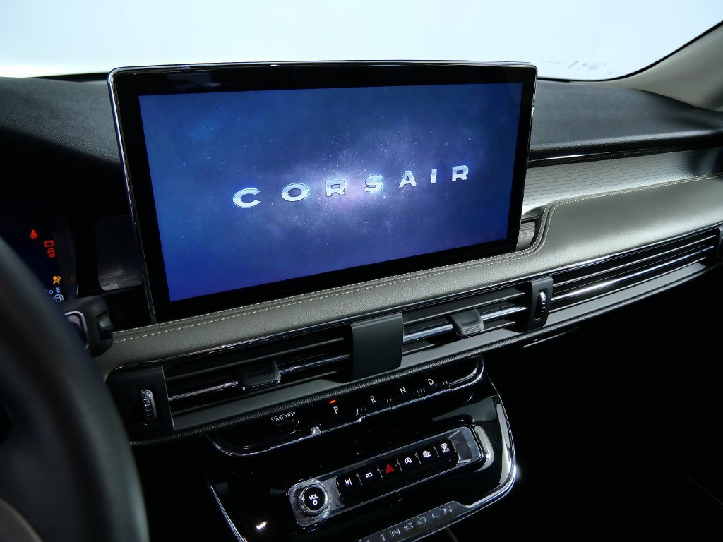 Certified 2023 Lincoln Corsair AWD w/ Equipment Group 101A image 18