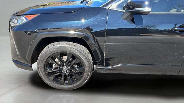 Used 2021 Toyota RAV4 XLE Premium image 34