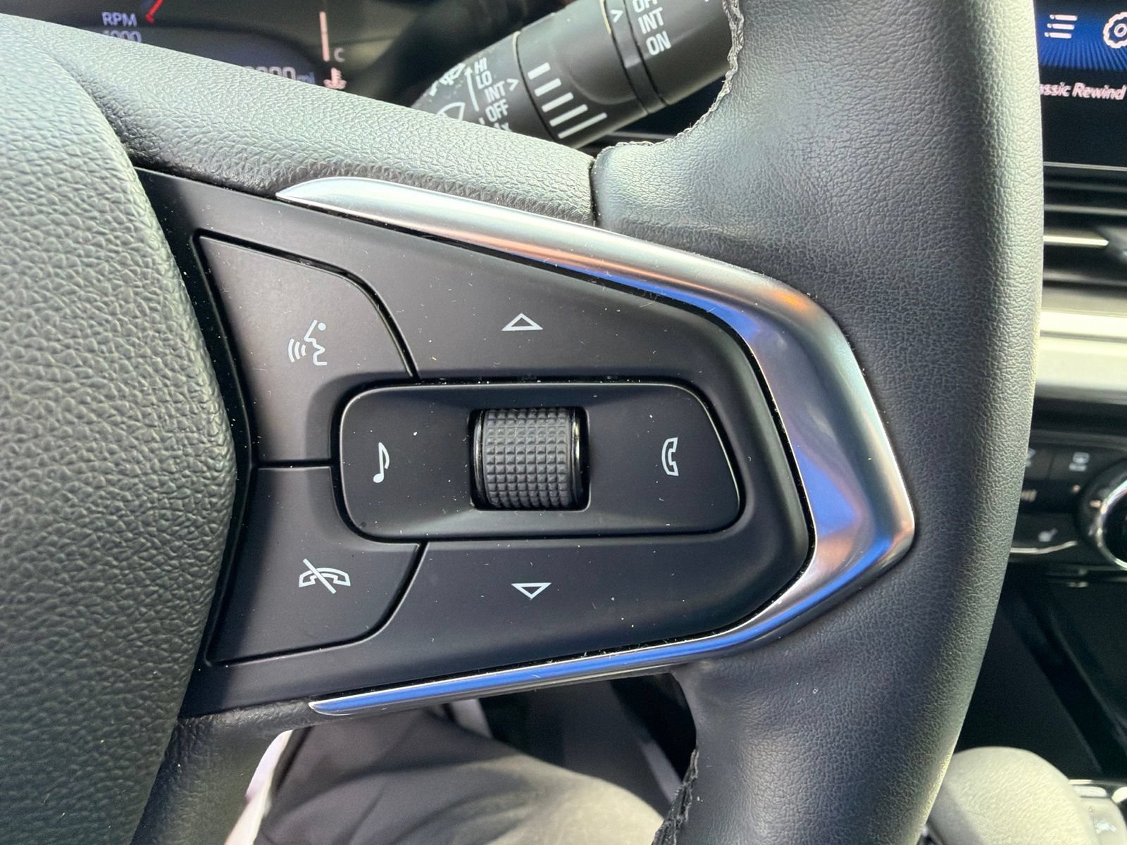 Used 2024 Chevrolet Trax LT w/ Driver Confidence Package FWD image 15