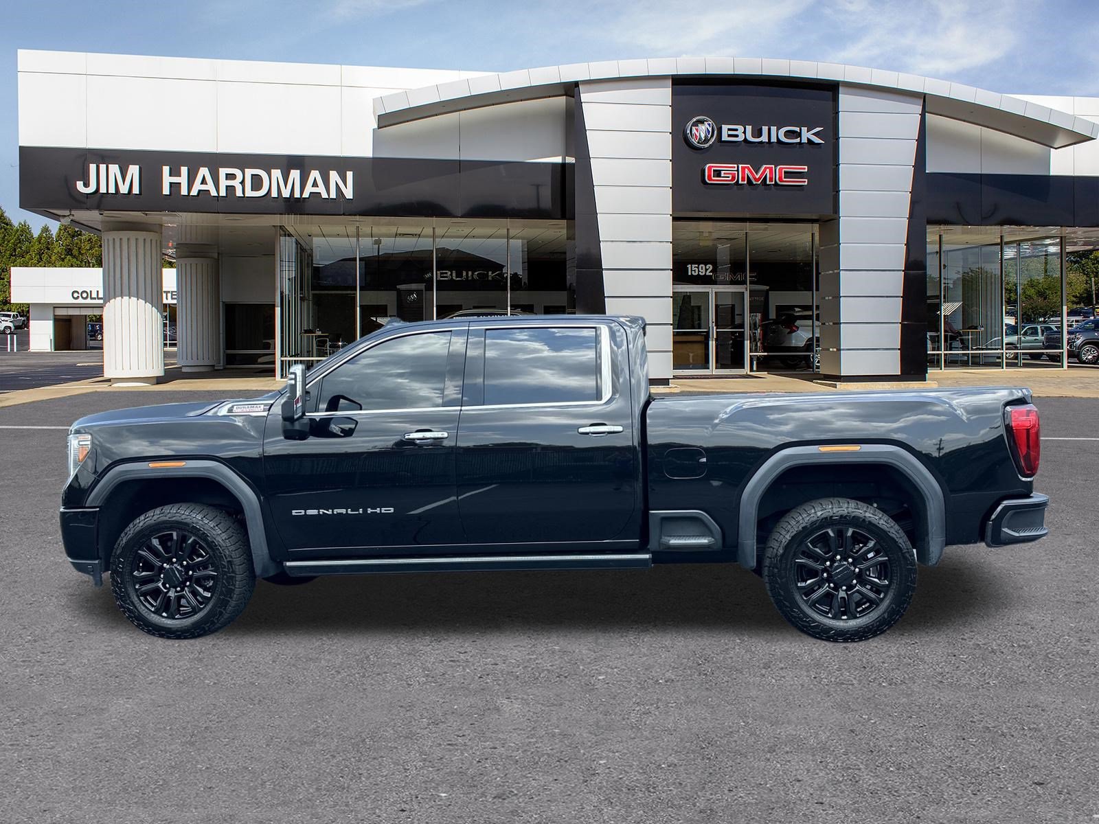 Used 2023 GMC Sierra 3500 Denali w/ Denali Black Diamond Edition AWD/4WD image 4