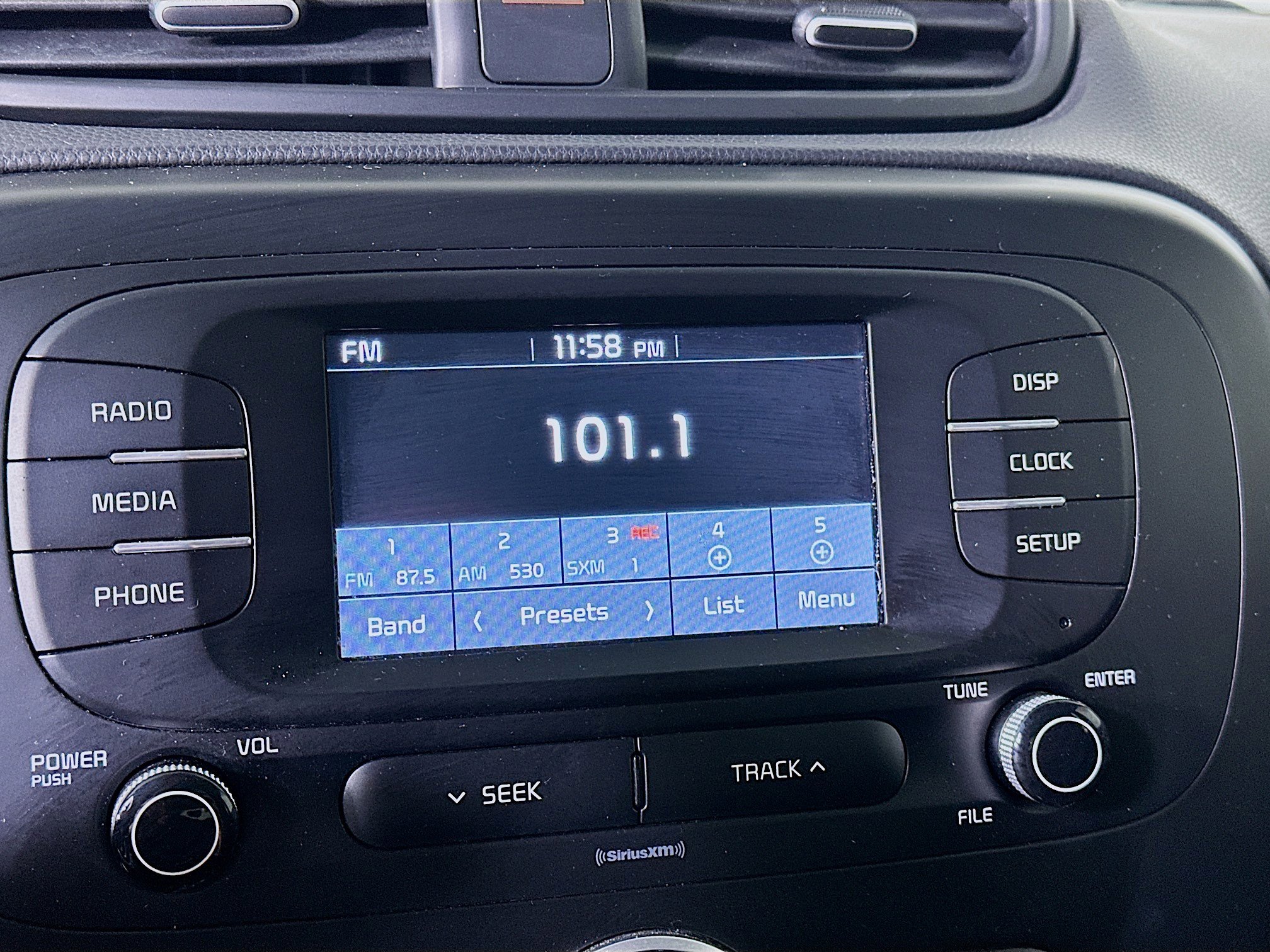 Used 2017 Kia Soul + image 21