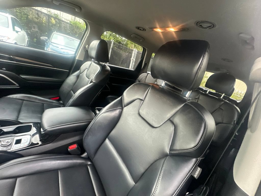 Used 2024 Kia Telluride LX AWD/4WD image 11