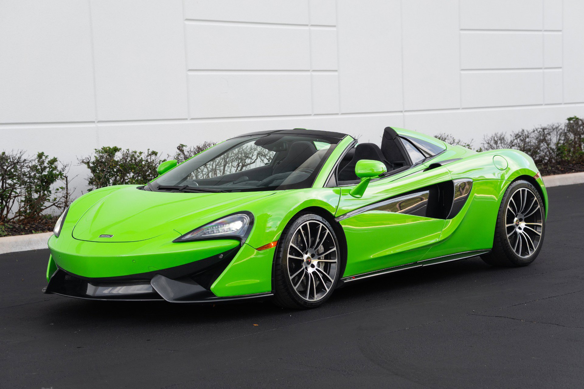 Used 2018 McLaren 570S Spider RWD image 34