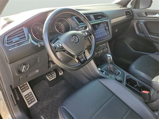 Used 2020 Volkswagen Tiguan SE R-Line image 16