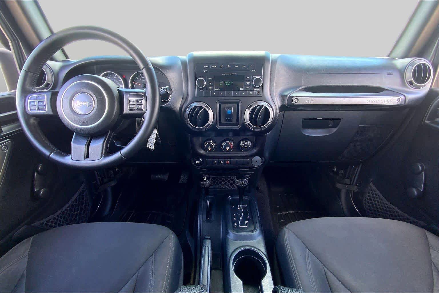 Used 2016 Jeep Wrangler Unlimited Sport w/ Connectivity Group AWD/4WD image 15