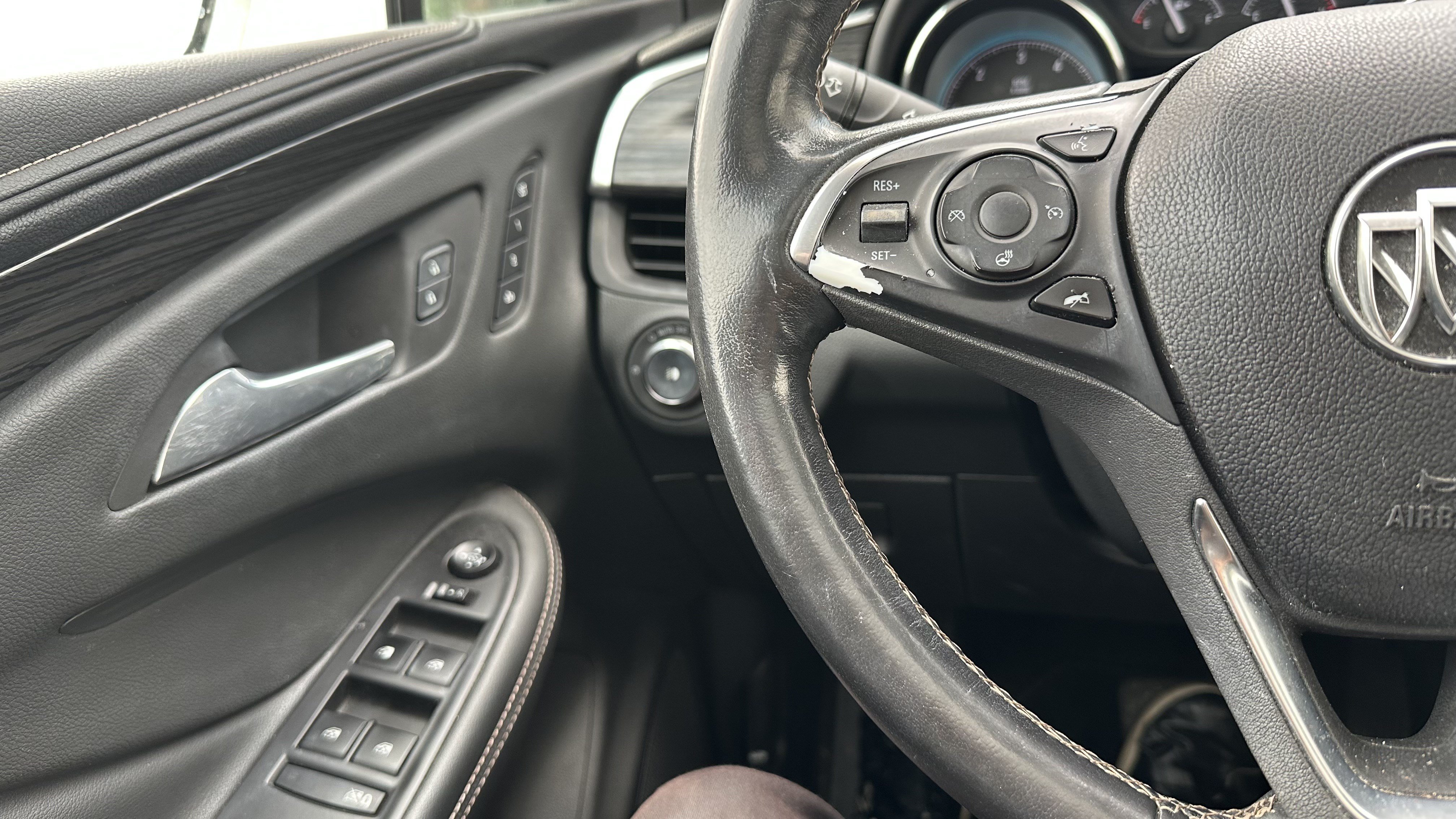 Used 2017 Buick Envision Essence w/ LPO, Interior Luxury Package FWD image 20