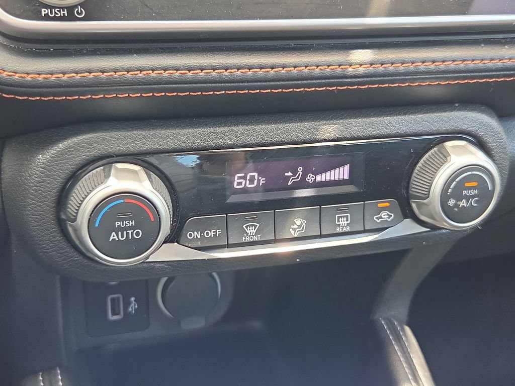 Used 2018 Nissan Kicks SR w/ Interior Electronics Package FWD image 16