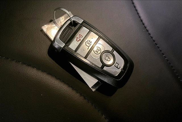 Used 2025 Ford Escape Platinum w/ Premium Technology Package FWD image 10