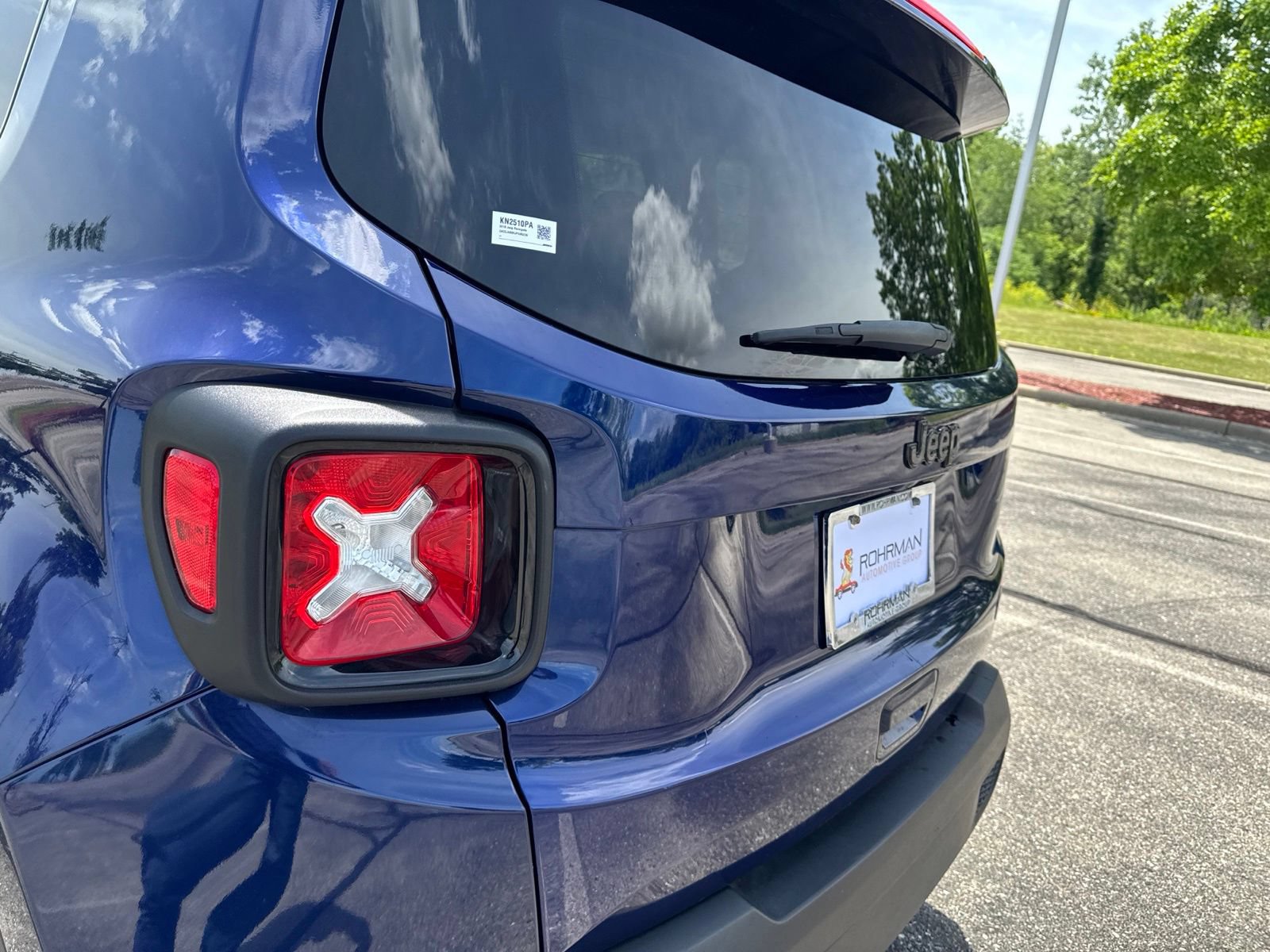 Used 2018 Jeep Renegade Altitude w/ Cold Weather Group FWD image 28
