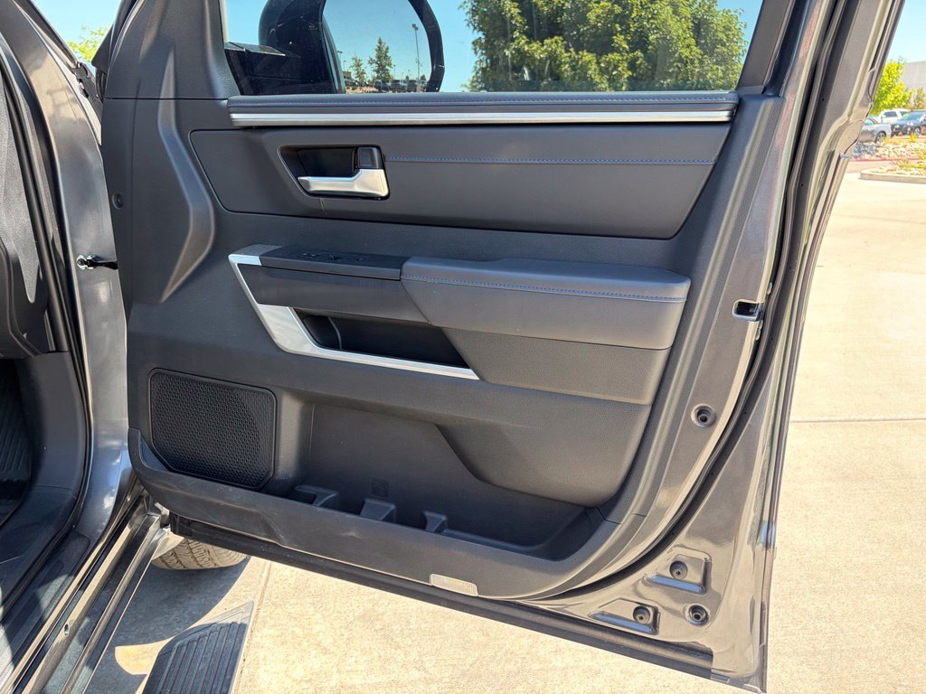 Used 2025 Toyota Tundra Platinum AWD/4WD image 19