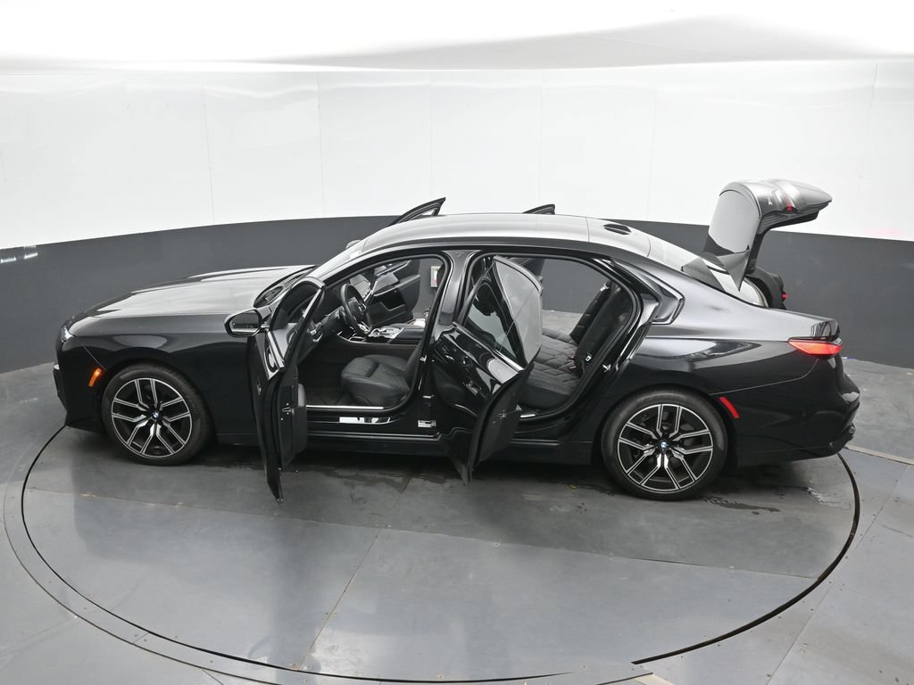 Used 2024 BMW 760i xDrive w/ Executive Package AWD/4WD image 49
