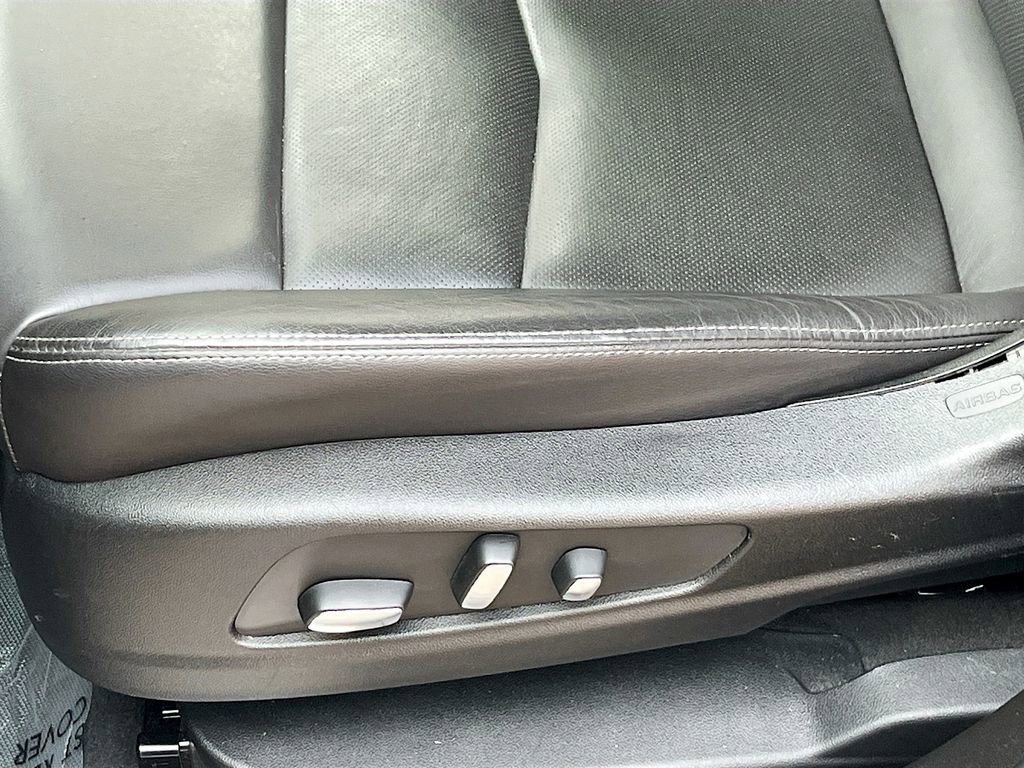 Used 2024 Cadillac XT5 Premium Luxury w/ LPO, Floor Liner Package image 20