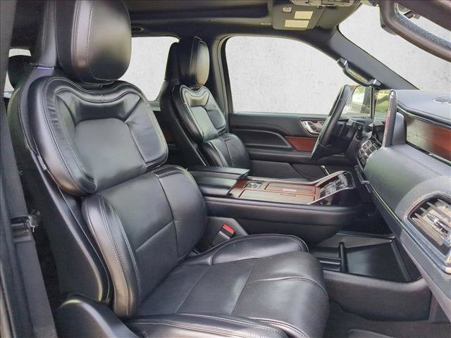 Used 2019 Lincoln Navigator Select w/ Technology Package image 24