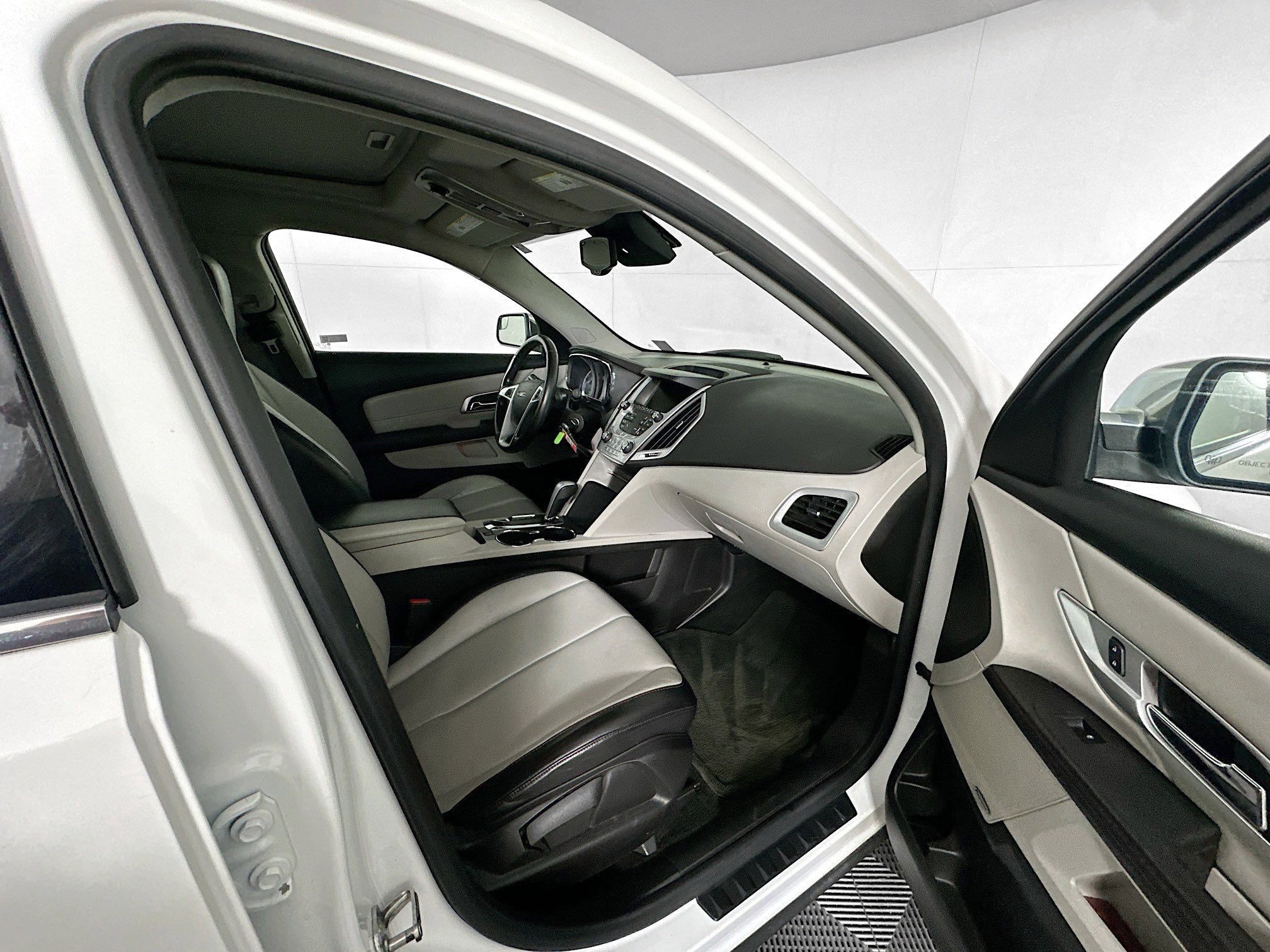 Used 2013 GMC Terrain SLT FWD image 30