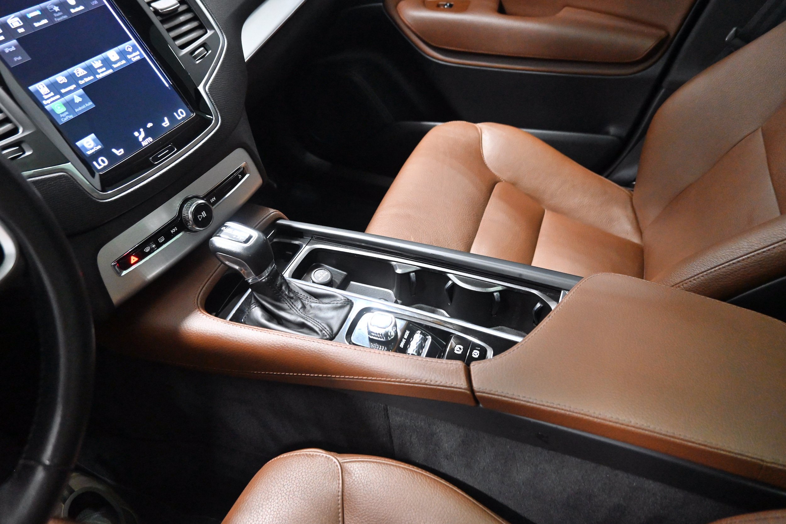 Used 2019 Volvo XC90 T5 Momentum AWD/4WD image 18