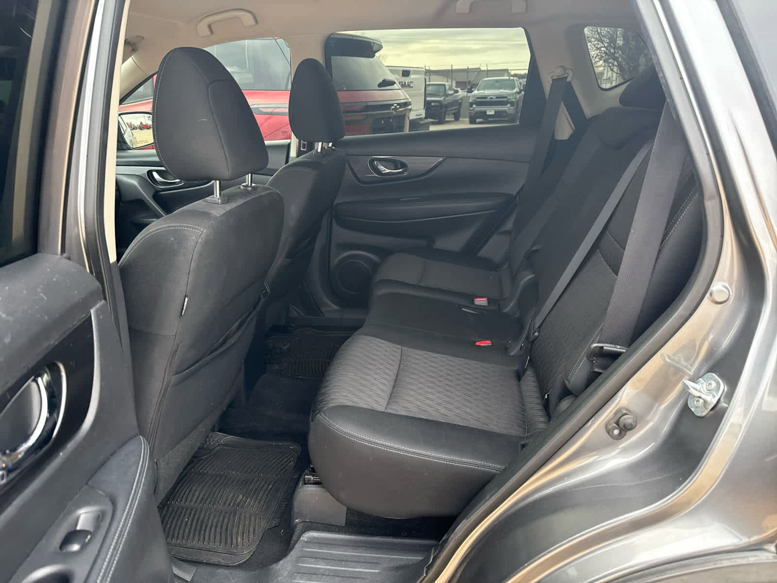 Used 2018 Nissan Rogue SV image 13