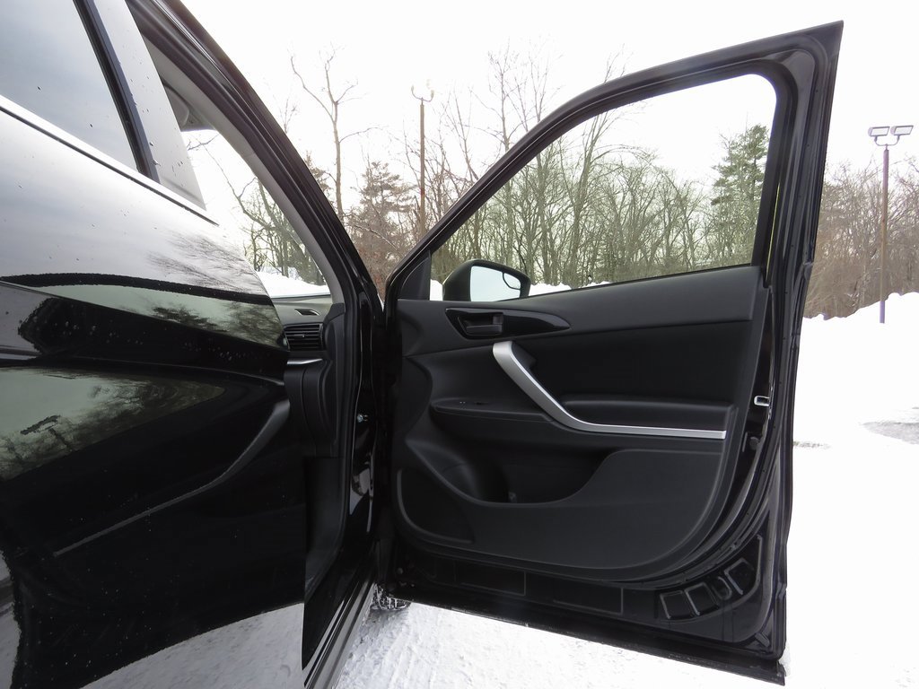 Used 2022 Mitsubishi Eclipse Cross ES image 12