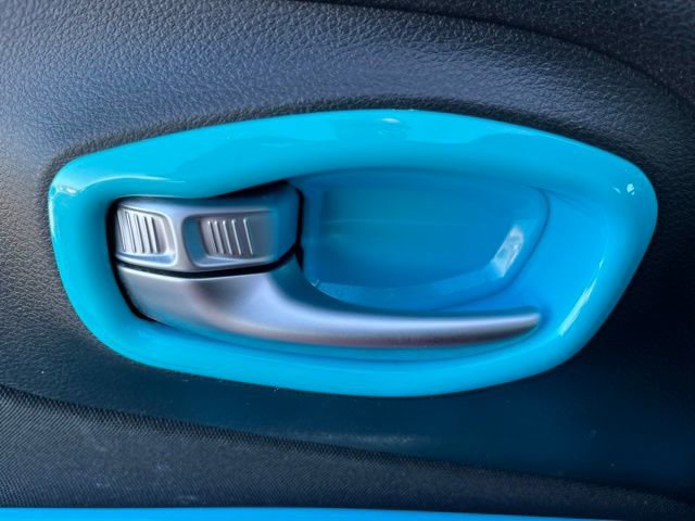 Used 2020 Jeep Renegade Latitude w/ Cold Weather Group FWD image 10