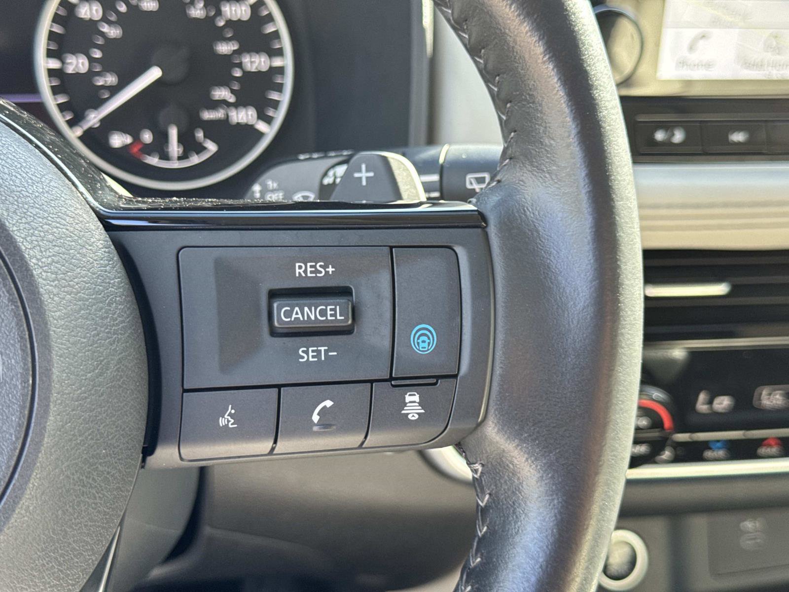 Used 2023 Nissan Rogue SL w/ SL Premium Package image 20