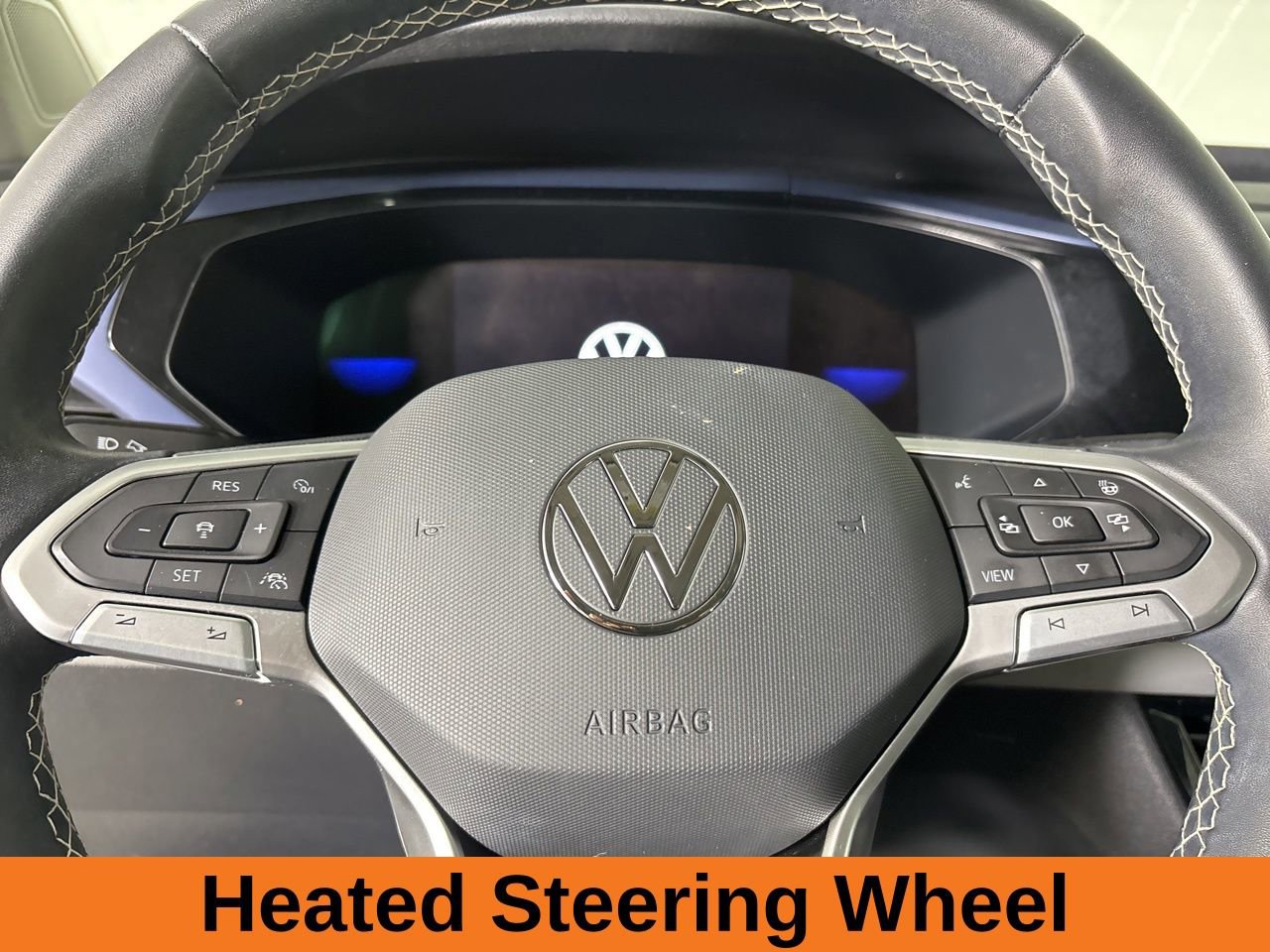 Used 2023 Volkswagen Taos SE w/ Panoramic Sunroof Package image 12