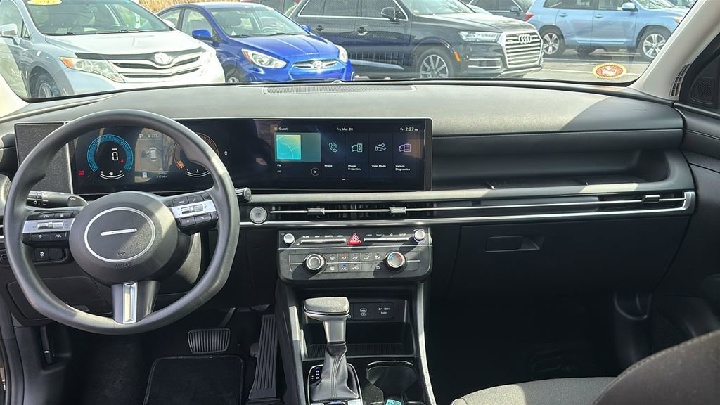 Used 2025 Hyundai Tucson SE image 12