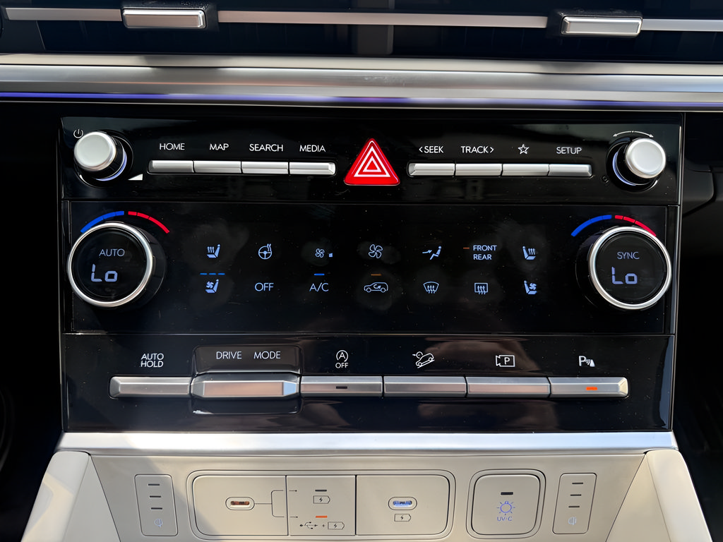 Used 2024 Hyundai Santa Fe Calligraphy FWD image 29