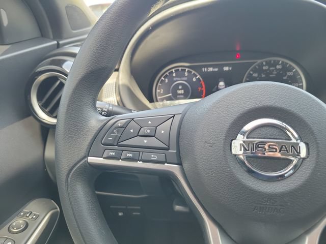 Used 2018 Nissan Kicks SV FWD image 18