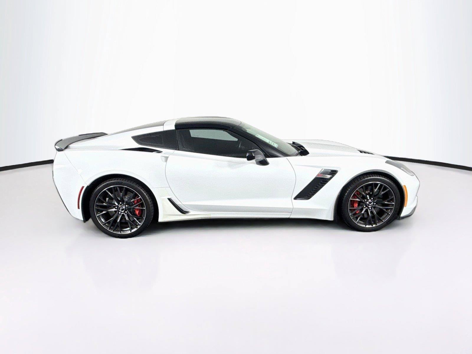 Used 2016 Chevrolet Corvette Z06 w/ 2LZ Preferred Equipment Group RWD image 11