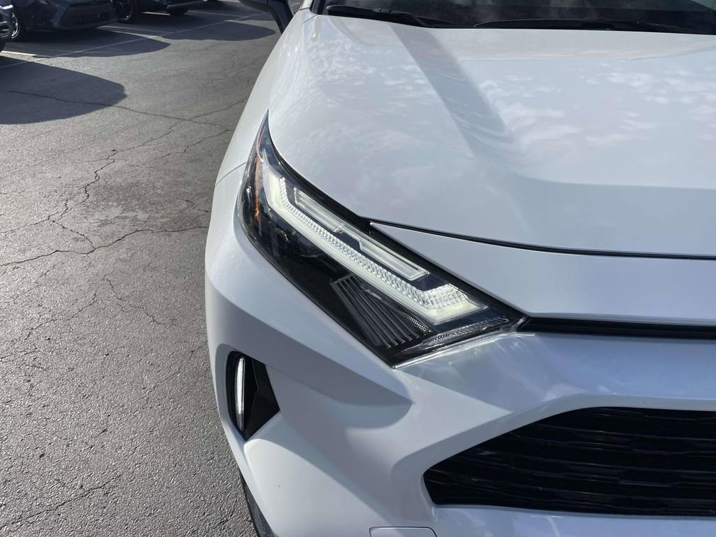 Used 2025 Toyota RAV4 XSE AWD/4WD image 13